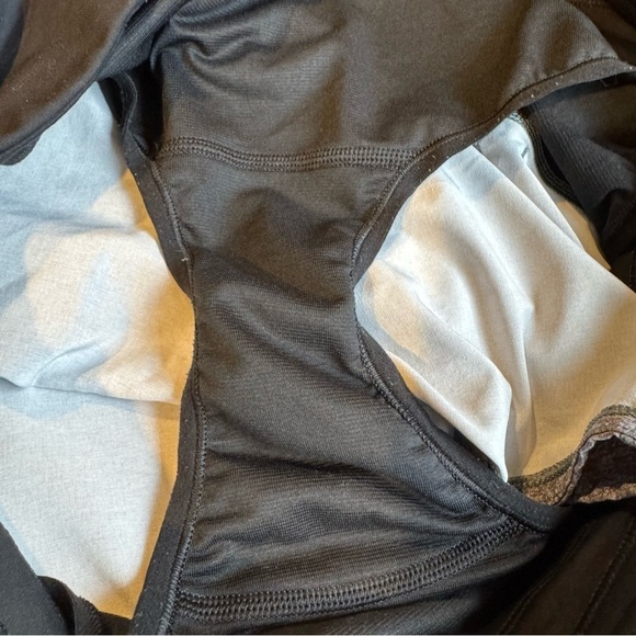 Lululemon Women Speed Up Short 2.5" (LW7AJSR) Heather Lux Black - Size 8 - Picture 5 of 7